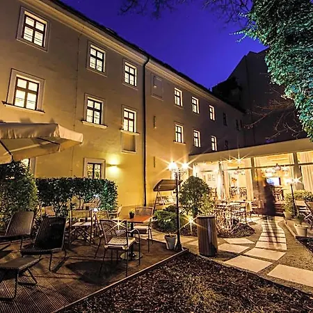 Beigli & Garden Hotel 3*