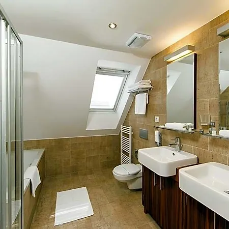 Beigli & Garden Hotel 3*