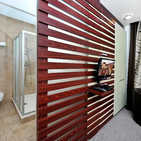 Beigli & Garden Hotel 3*